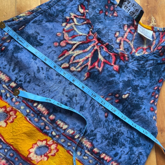 Caitlin Paige Semi Cropped Top S/M - Picture 2 of 5